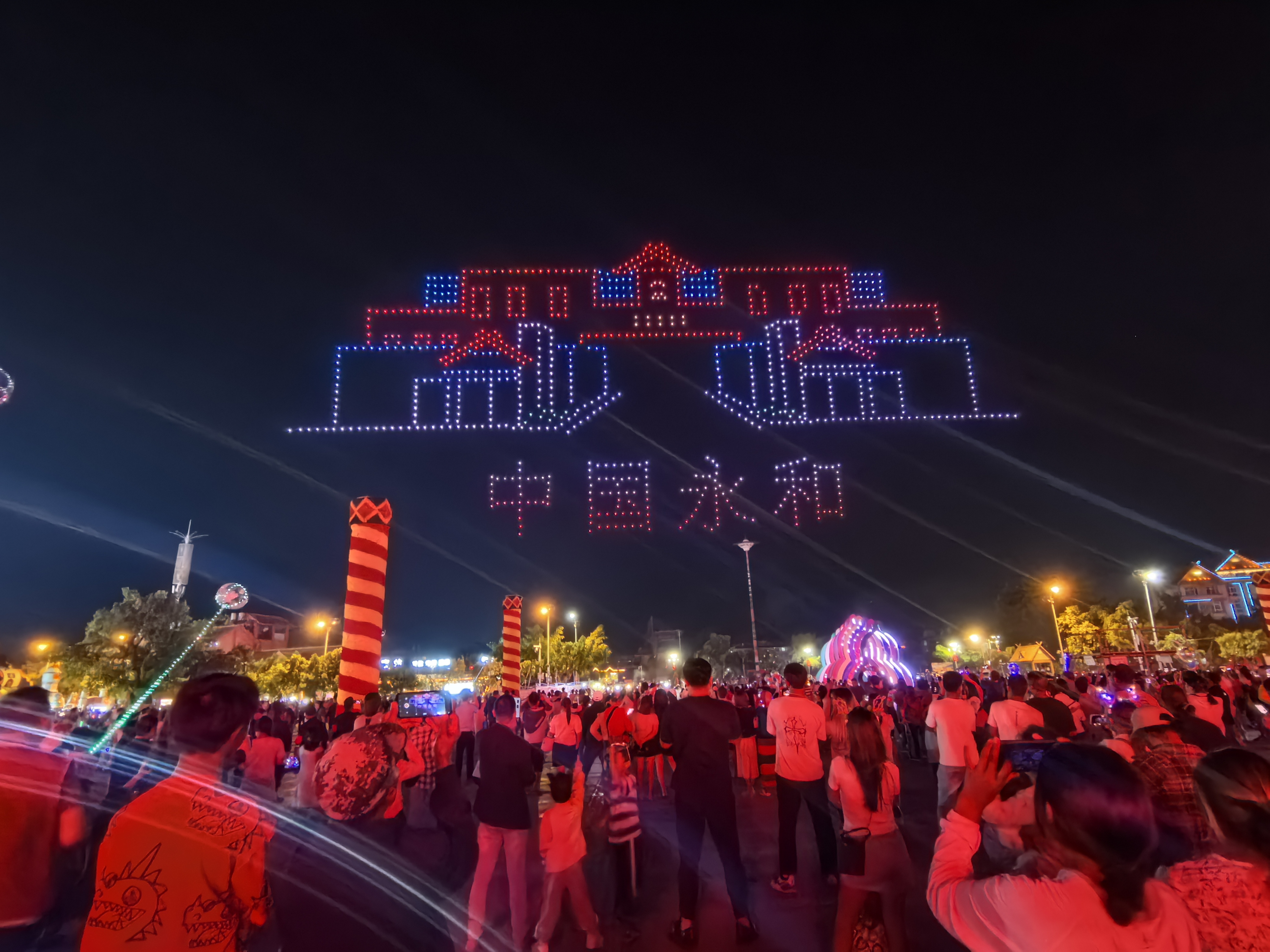 云南临沧千架无人机表演 无人机编队灯光秀