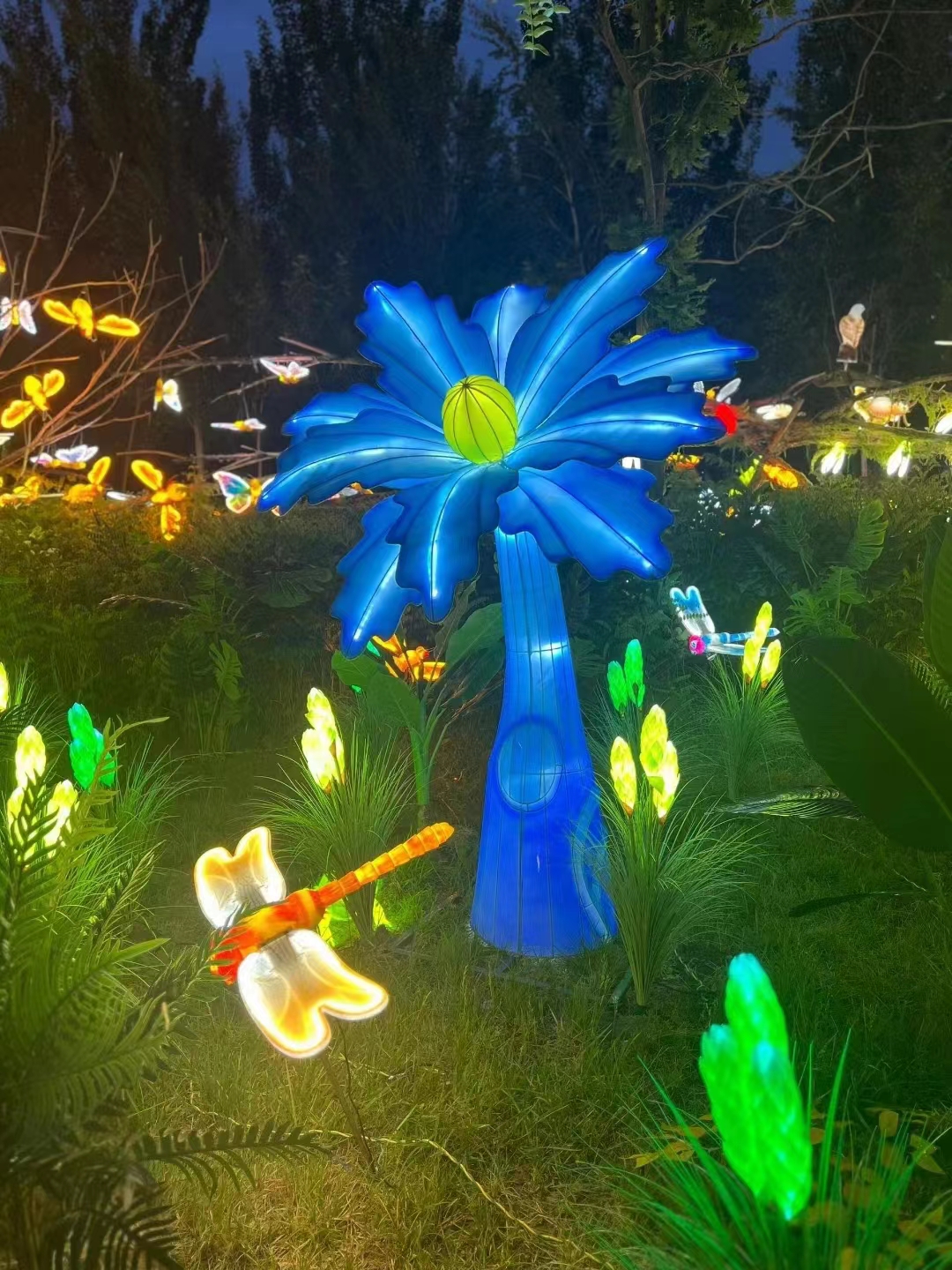 昆虫主题灯光夜游