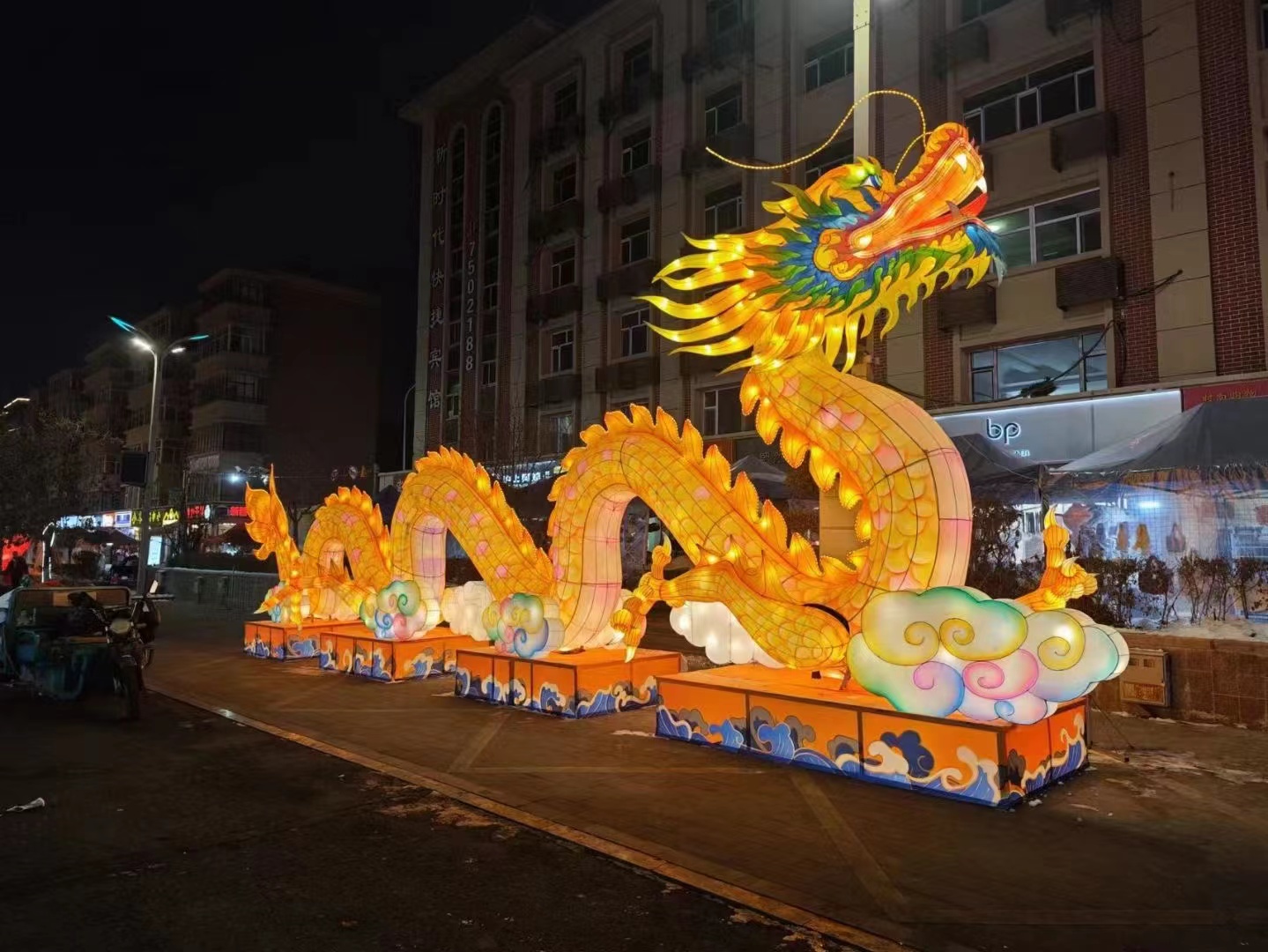 中国龙，春节花灯灯会中国龙灯组