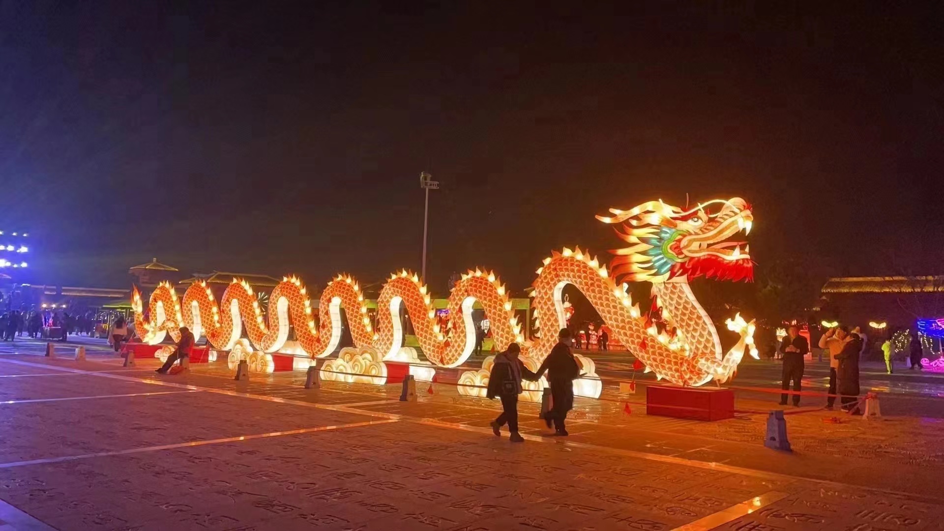 中国龙，春节花灯灯会中国龙灯组