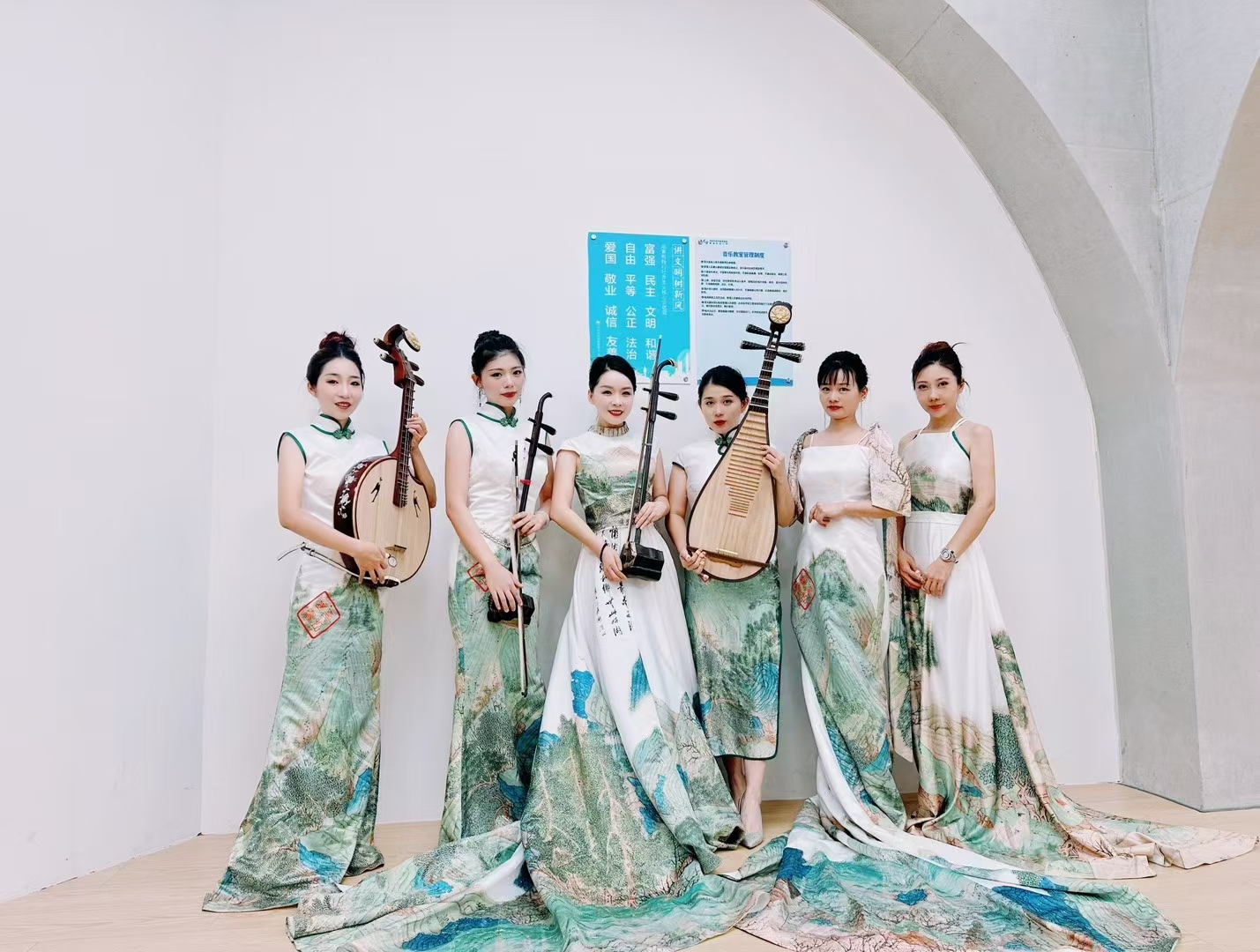 民乐演出暖场、古筝、琵琶、大小提琴、竖琴表演