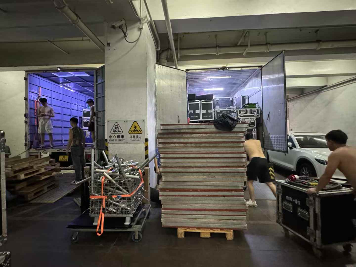 香港业务可滴滴｜舞美设计 灯光音响大屏搭建