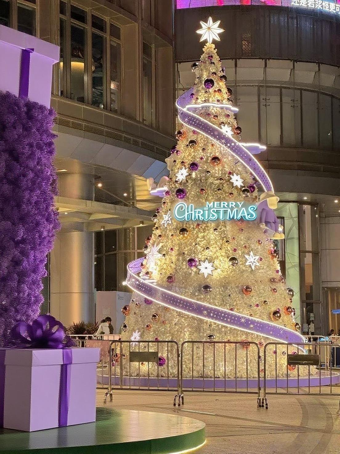 圣诞树美陈装置可定制需要的 联系索亚图册