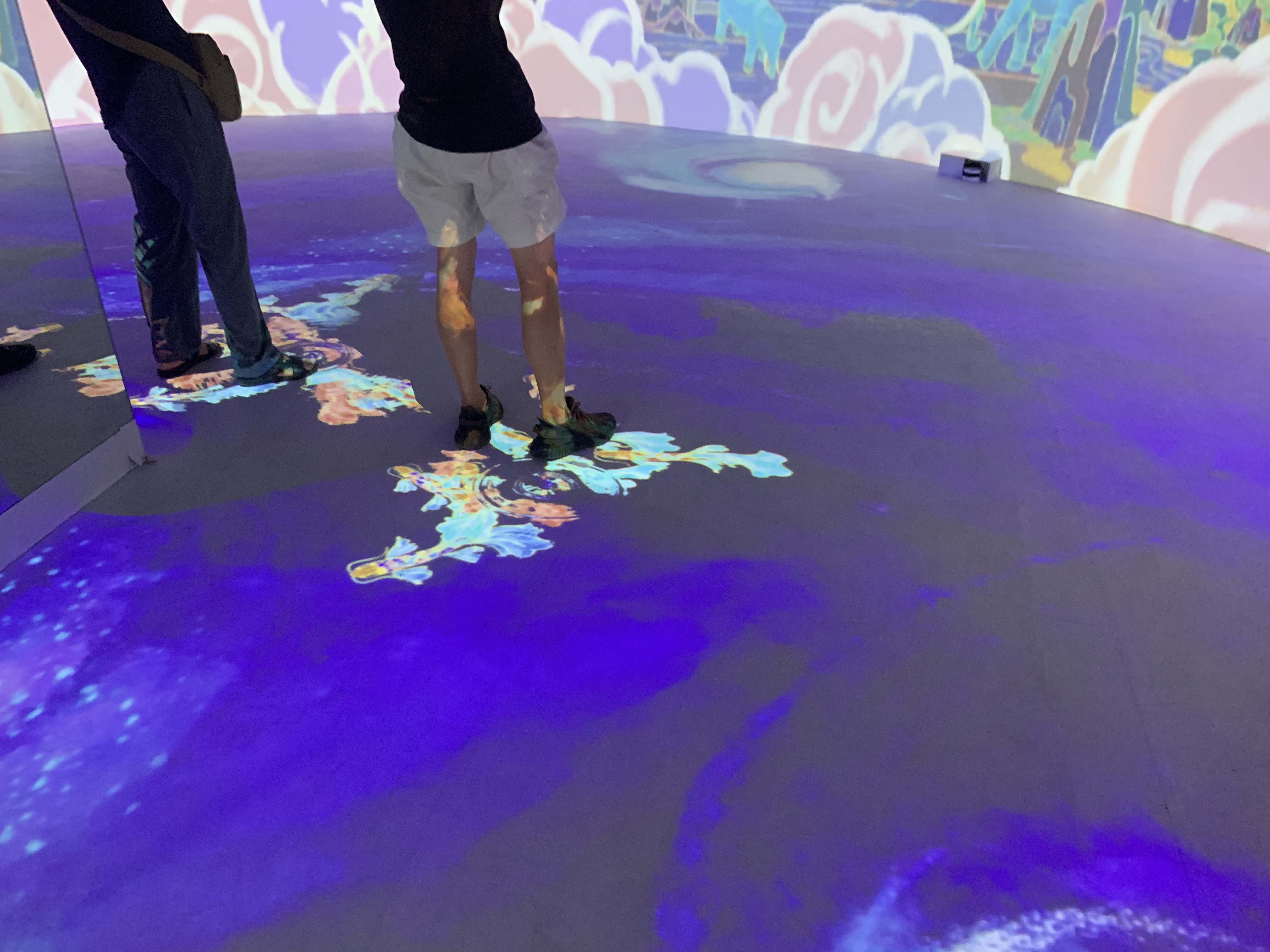 全息投影地面墙面走廊海浪互动虚拟5d智能动态沙滩