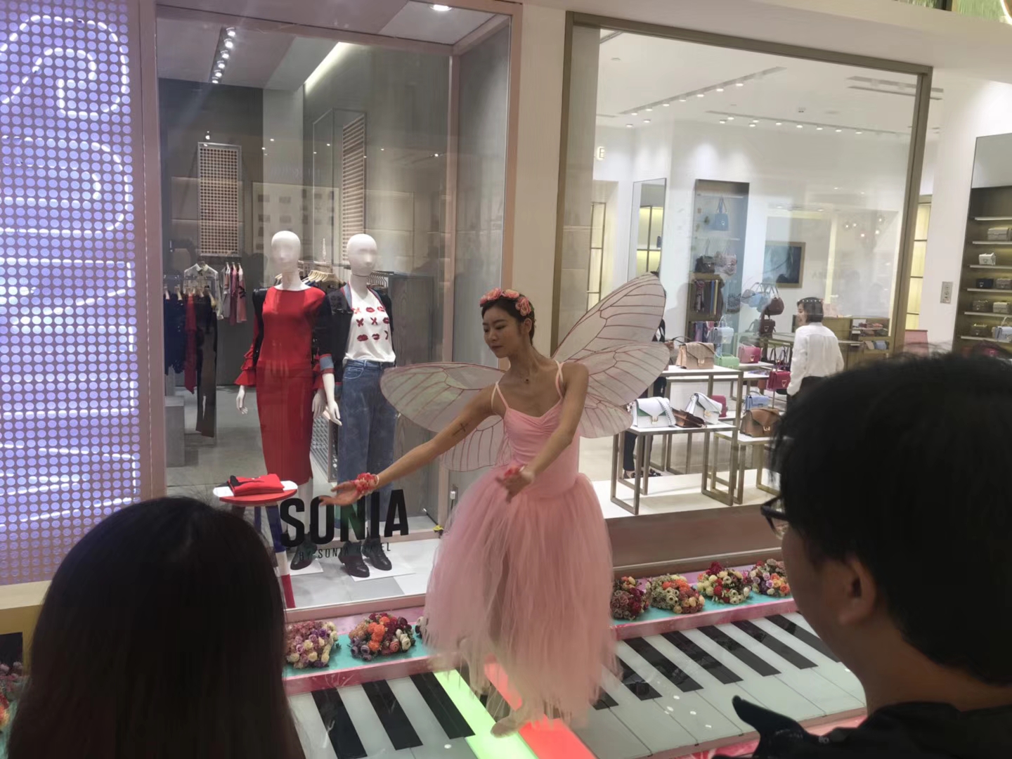 网红地板钢琴脚踩压力感应钢琴灯踏步七彩音乐LED地砖灯