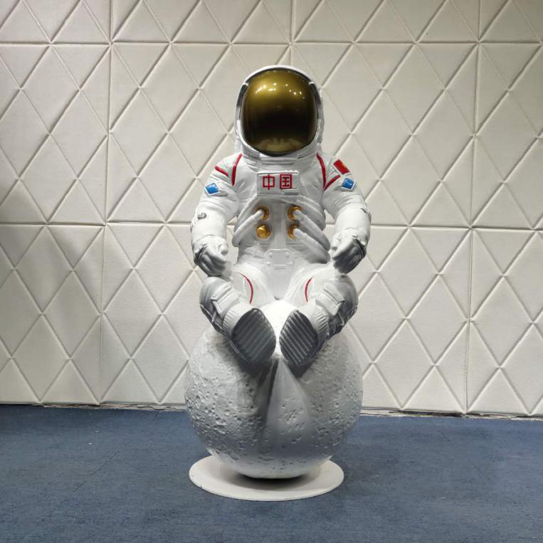 宇航员模型太空服玻璃钢雕塑厂家科技馆展馆摆件
