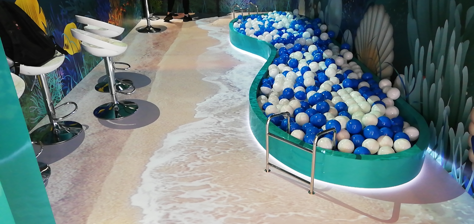 全息投影地面墙面走廊海浪互动虚拟5d智能动态沙滩