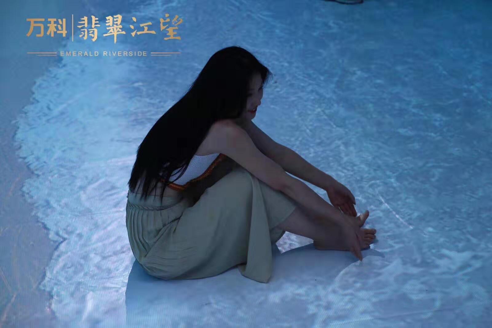 全息投影地面墙面走廊海浪互动虚拟5d智能动态沙滩