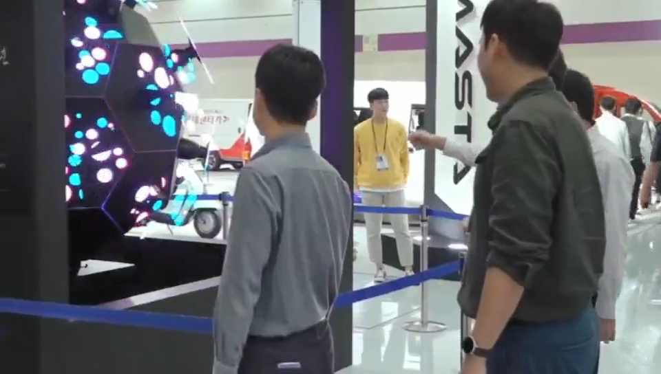裸眼3D全息风扇互动球推杆全息广告机视频暖场道具 租赁全息风