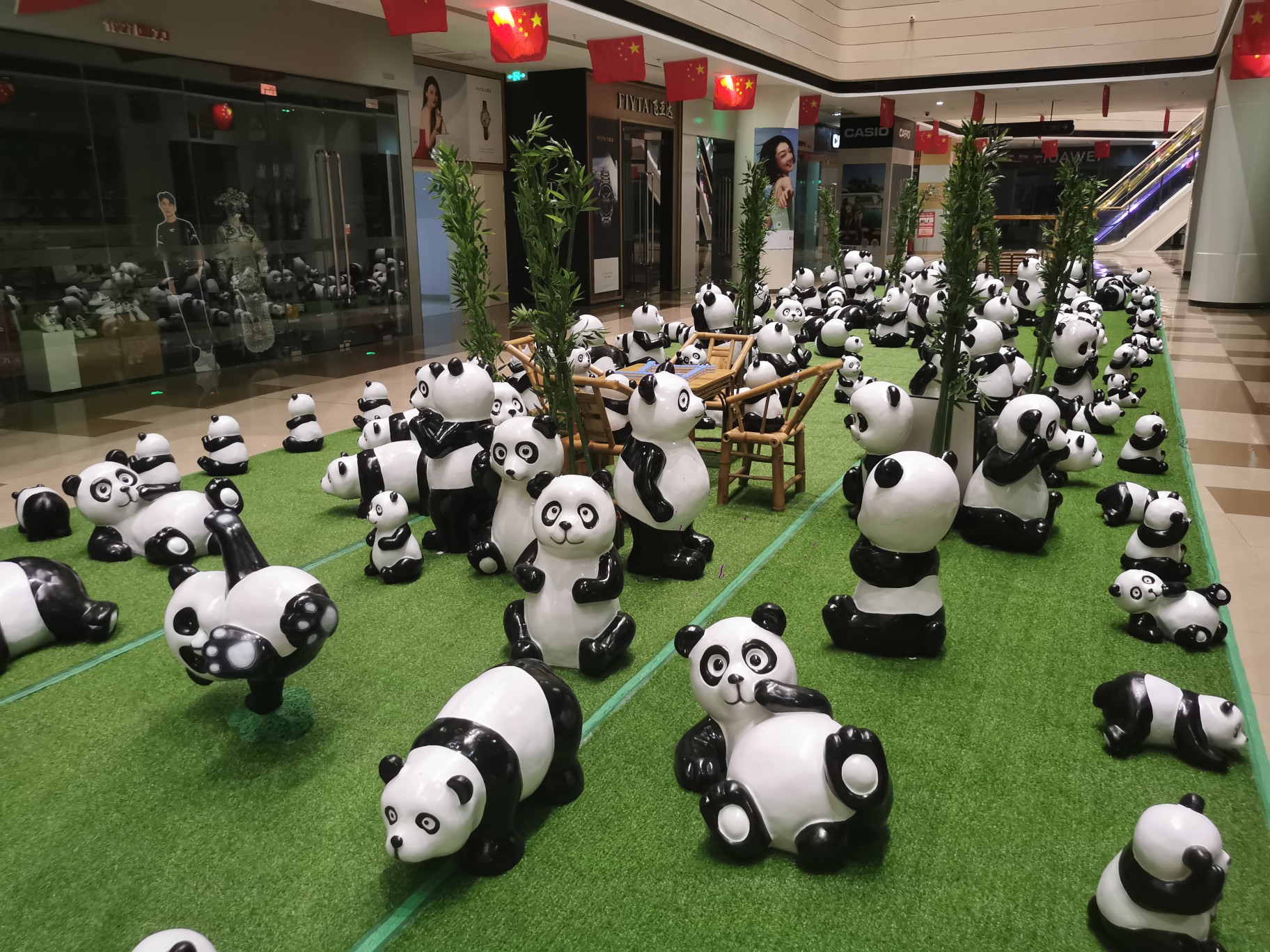 网红大型熊猫展览装置
