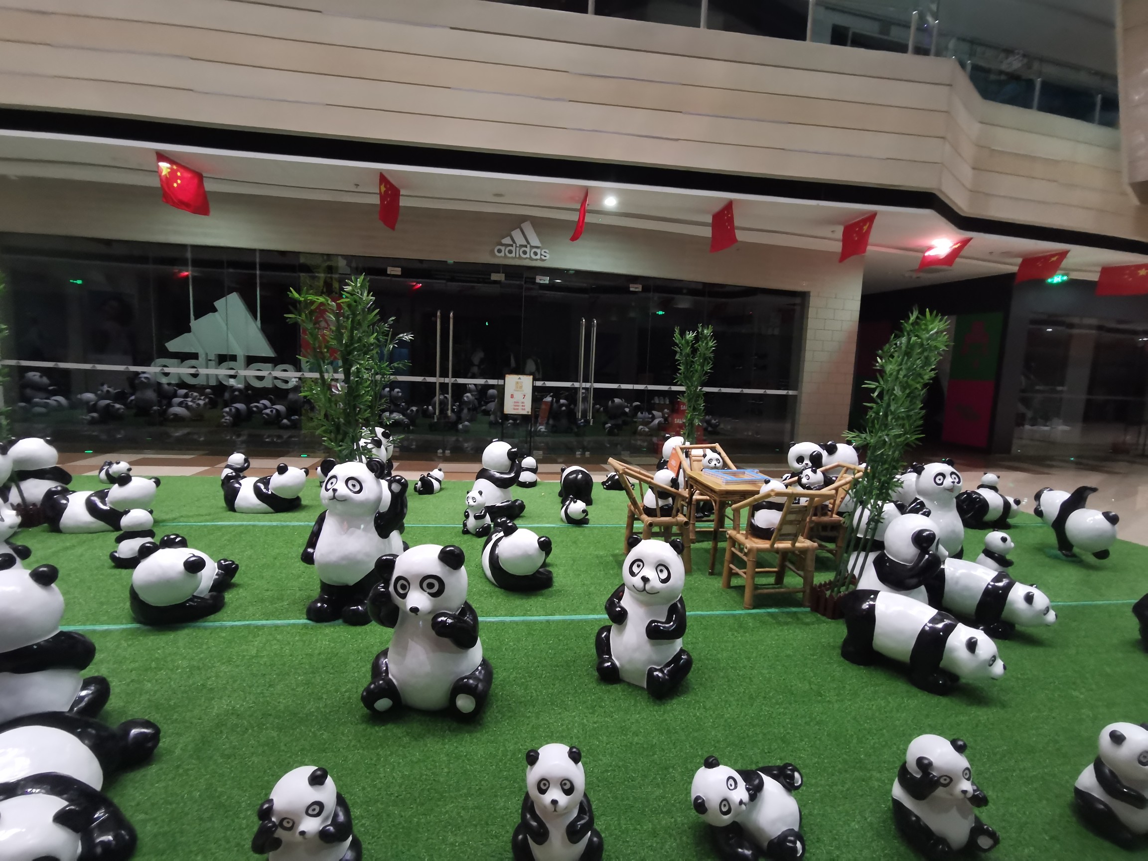 网红大型熊猫展览装置