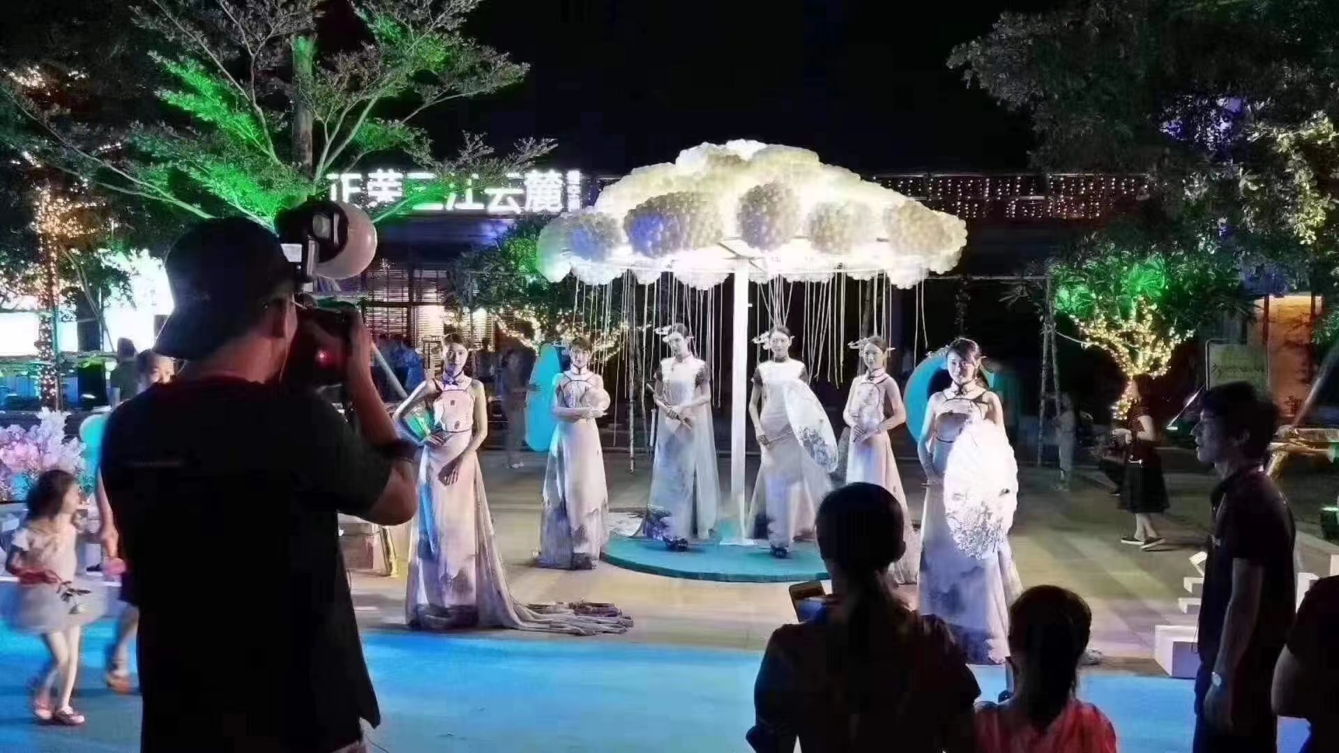 云朵树签到打卡装置，发光树