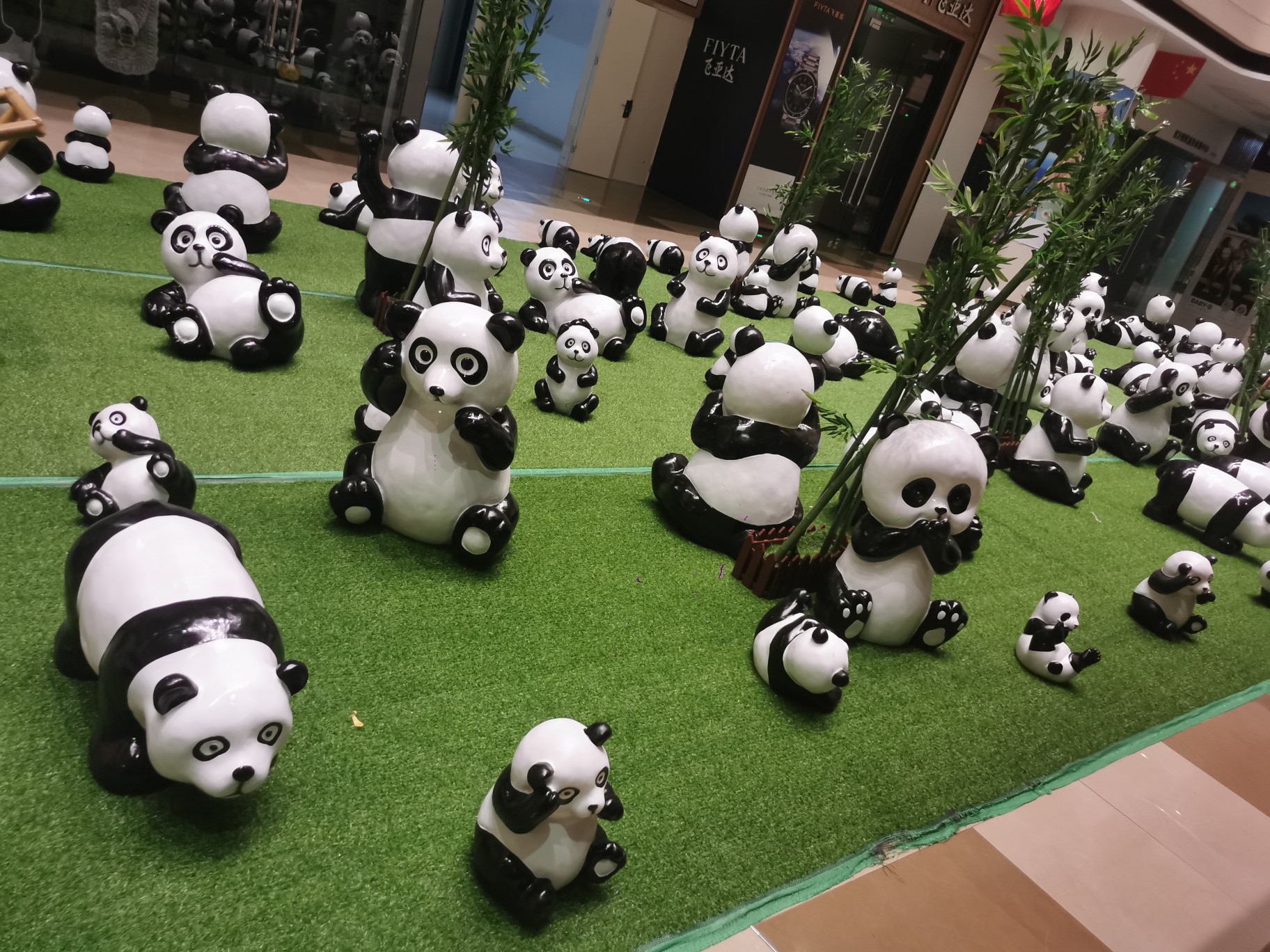 网红大型熊猫展览装置