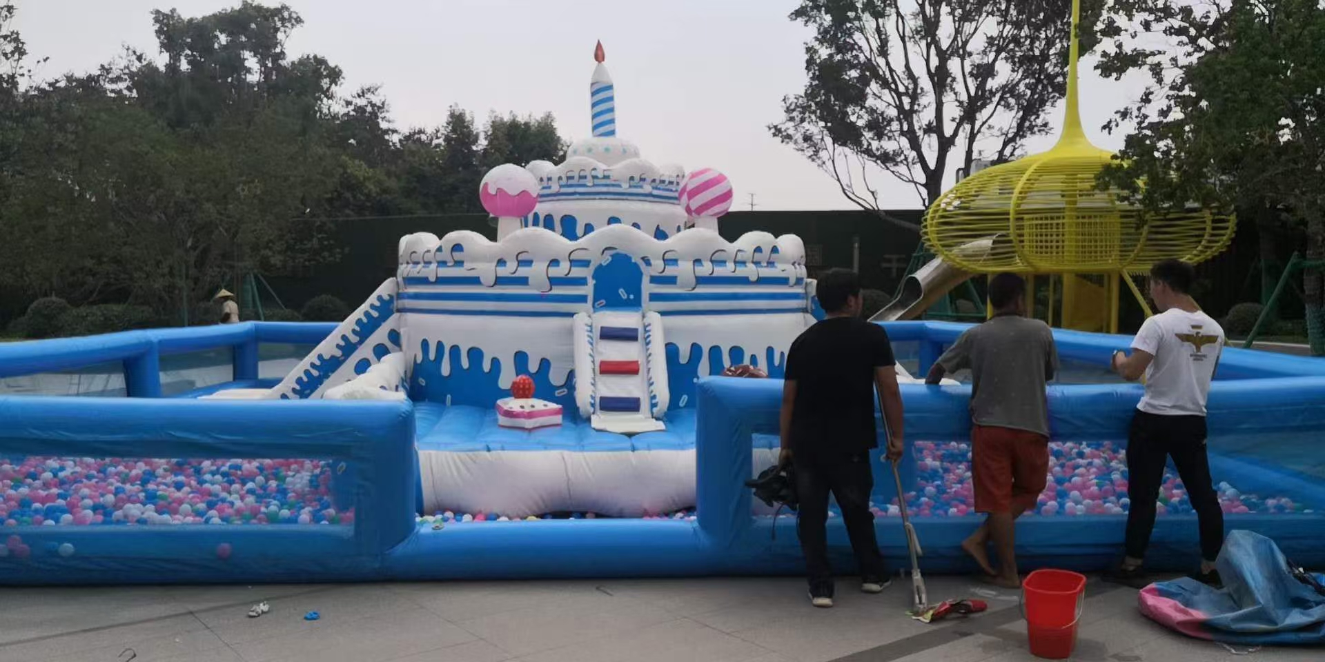 网红蛋糕充气城堡，气模