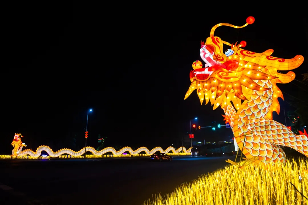 宝塔式大型花灯
